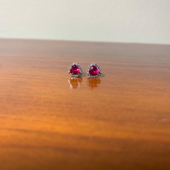 Heart shaped ruby and sterling silver earrings - Picture 7 of 16
